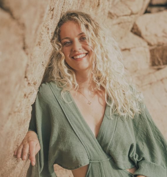 17403f-813f-bff3-7f5-bd6e7d6fbe1e_AM_Iris7-1